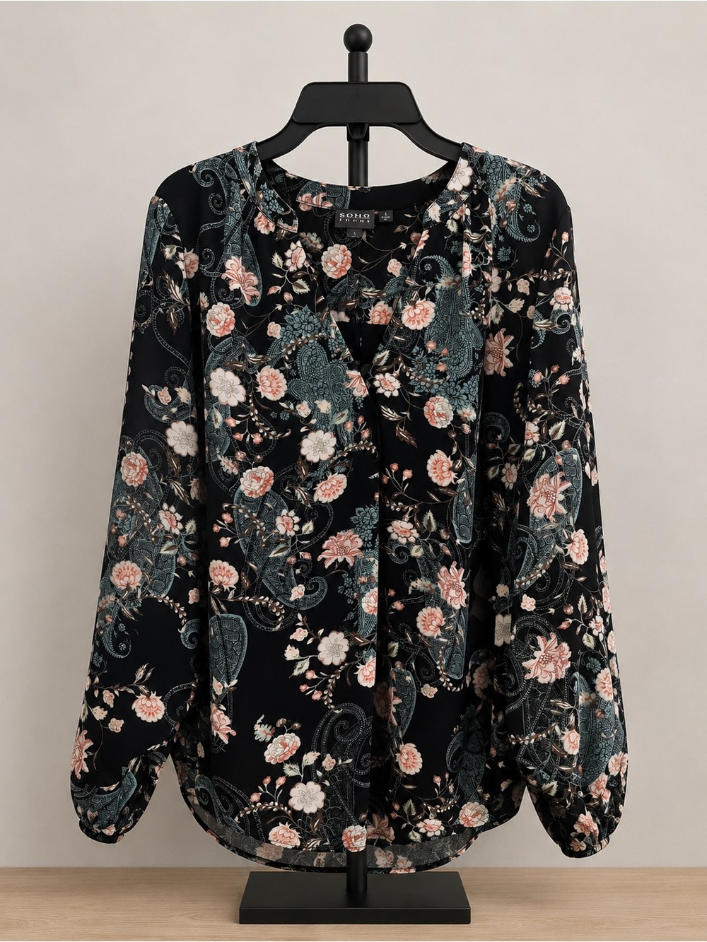 New York & Company Black Floral V-Neck Long Sleeve Blouse